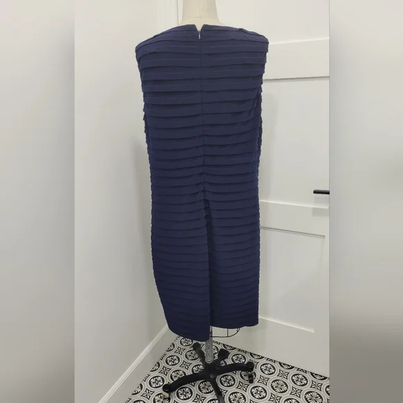 Eliza J. Women's Sheath BodyCon Navy Sleeveless Pleated Dress Size 16W Feminine - Picture 3 of 9